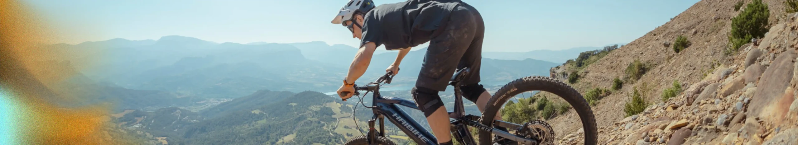 äysijousitetut sähkömaastopyörät joka maastoon (150-160mm)