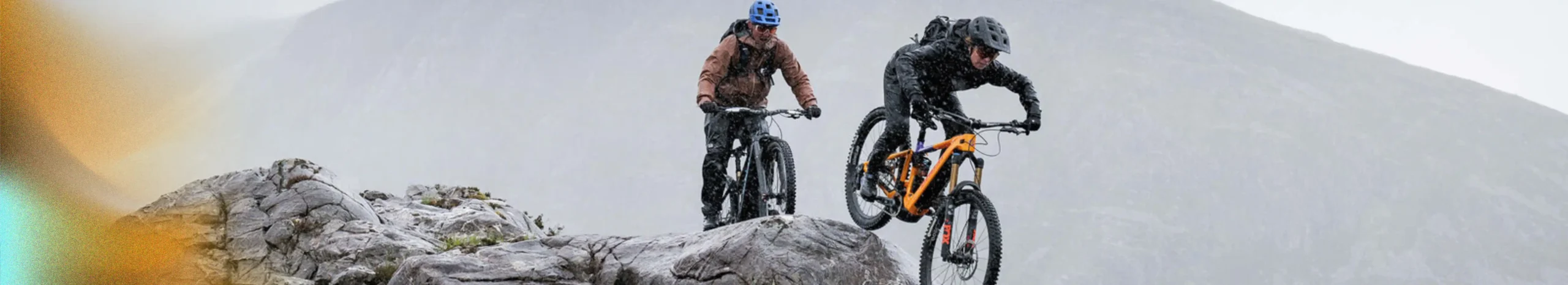 Täysijousitetut sähkömaastopyörät